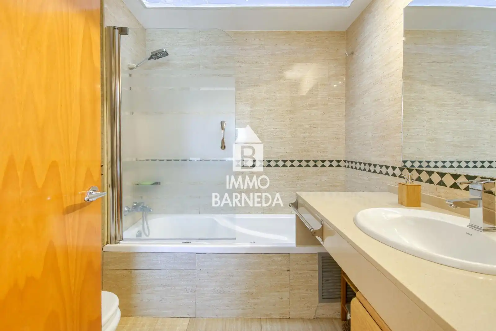 Baño de Casa adosada en venta en Palau-saverdera con Aire acondicionado, Calefacción y Jardín privado