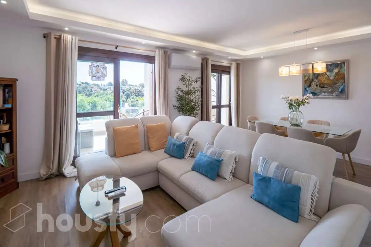 Living room of Houses for sale in Estepona  with Air Conditioner, Heating and Private garden