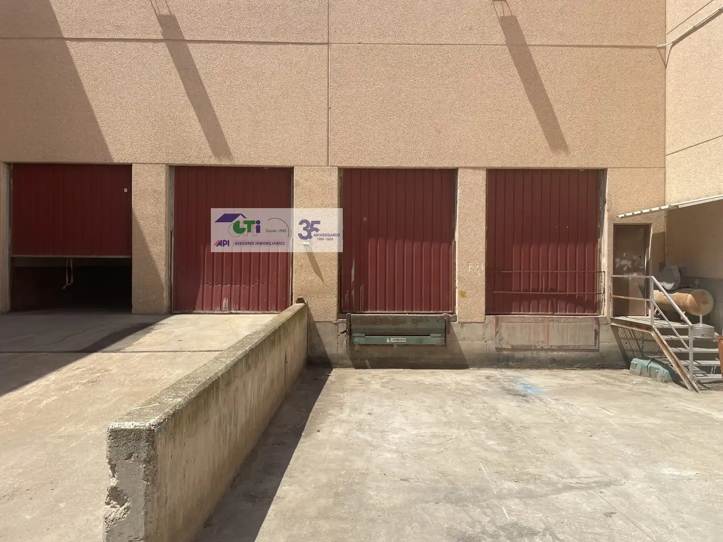 Parking de Nave industrial de alquiler en Alfajarín
