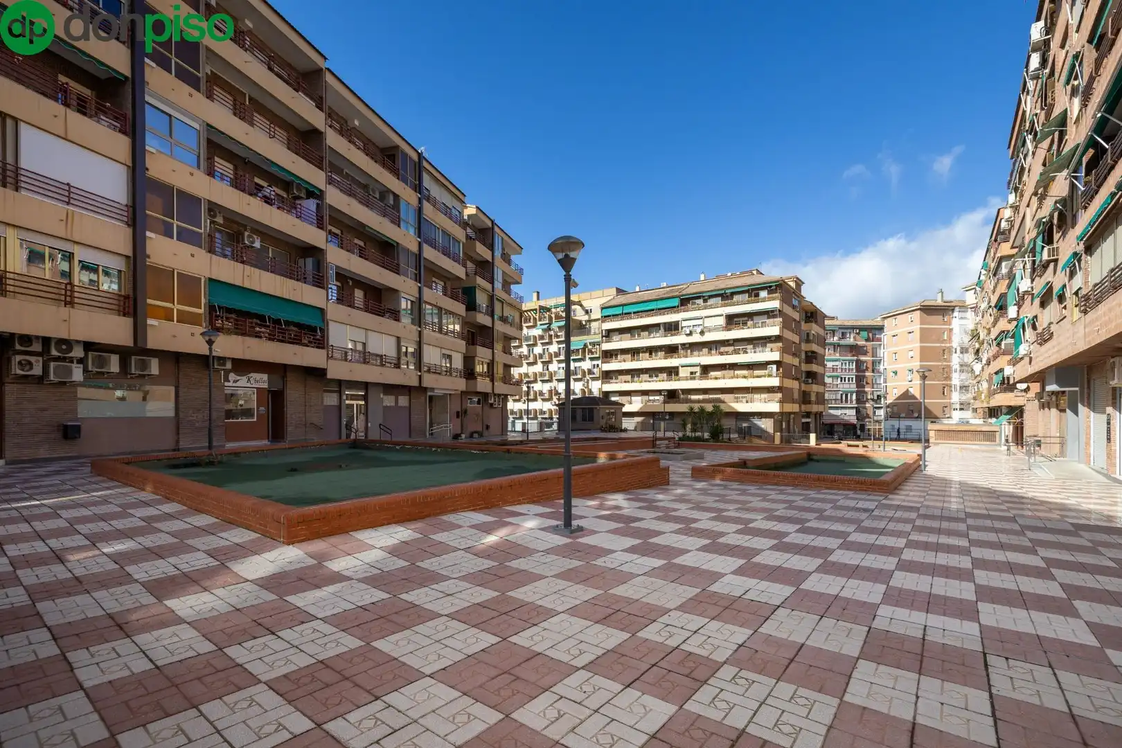 Exterior view of Flat for sale in Granada  with Air Conditioner, Heating and Terrace