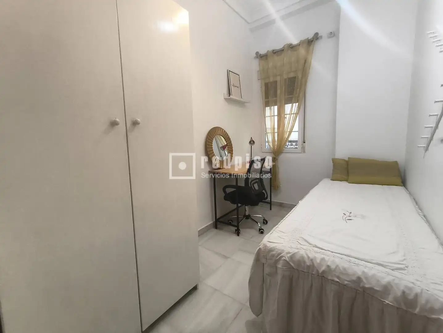 Habitación de Piso de alquiler en Sevilla con Aire acondicionado, Terraza y Amueblado