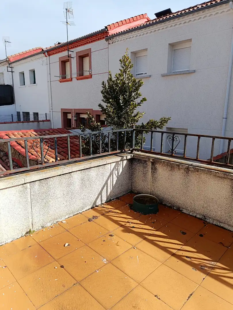 Terrassa de Casa o xalet en venda en Barruelo de Santullán amb Calefacció, Parquet i Terrassa