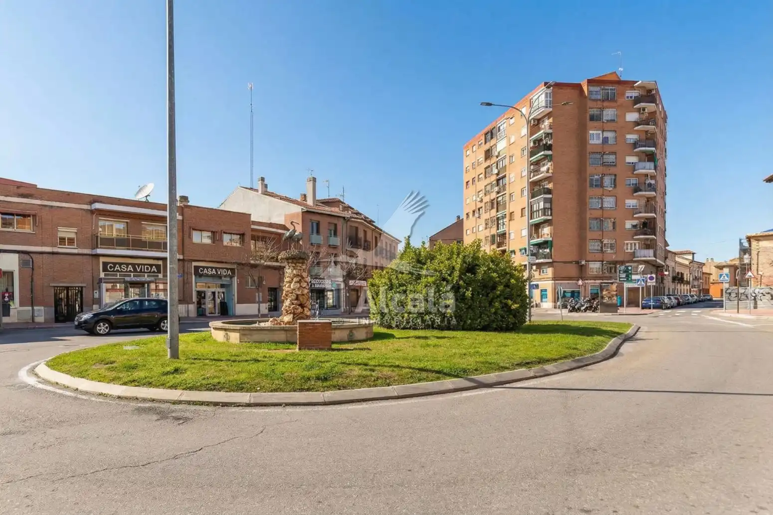 Vista exterior de Pis en venda en Alcalá de Henares amb Calefacció