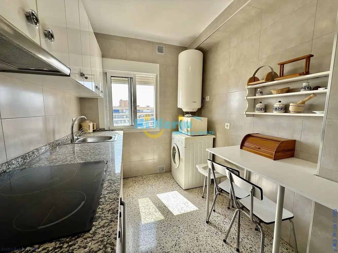 Apartamento con piscina en venta en Torre del Mar, imagen 8