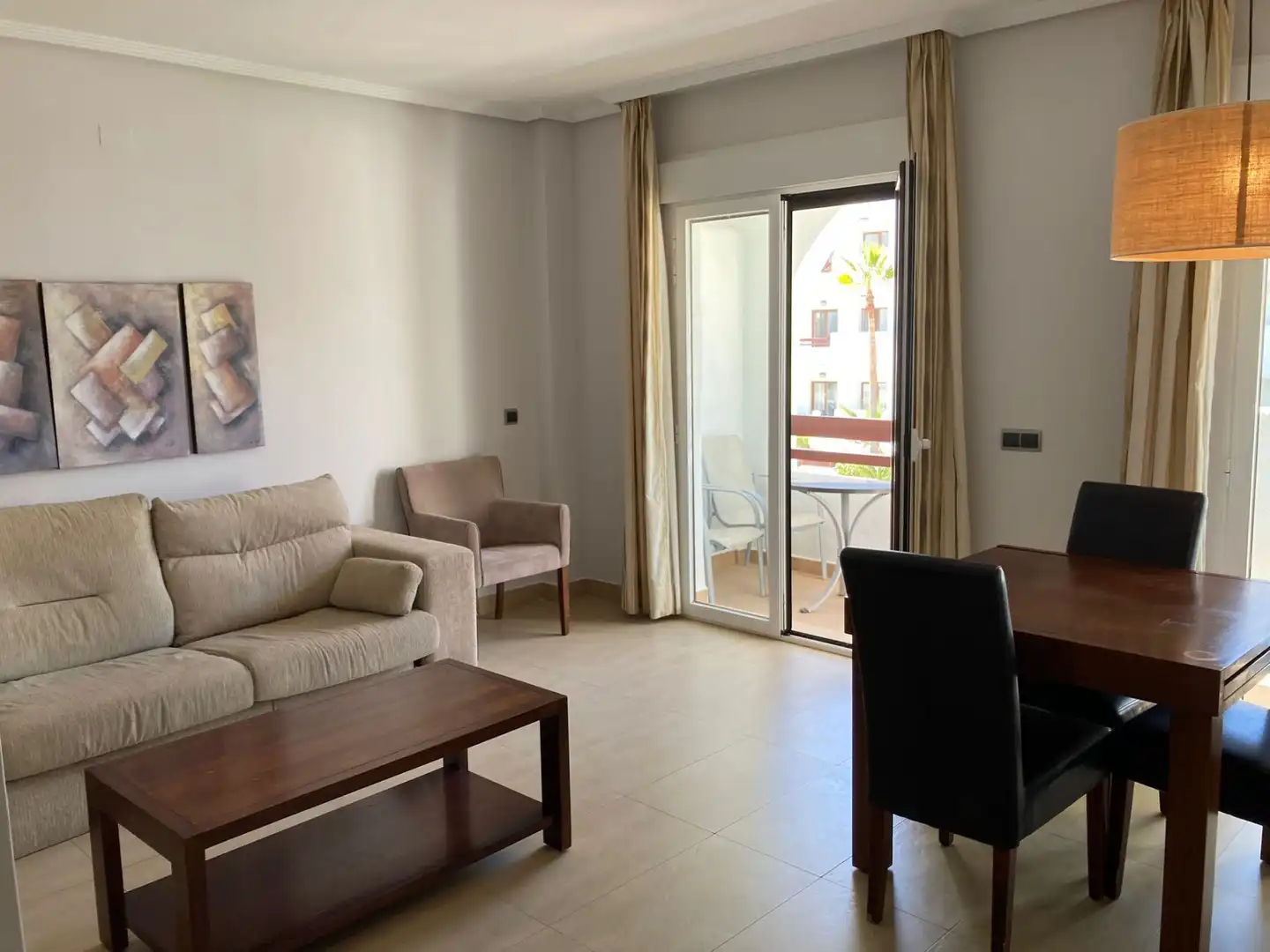 Sala de estar de Piso de alquiler en Las Lomas de Rame - Bahía Bella