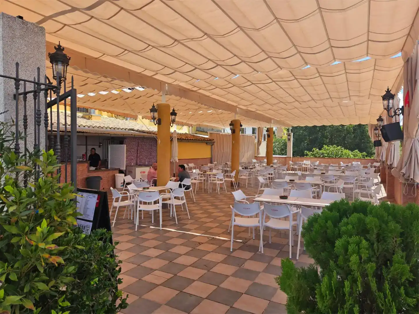 Terraza de Local en venta en Rus con Aire acondicionado