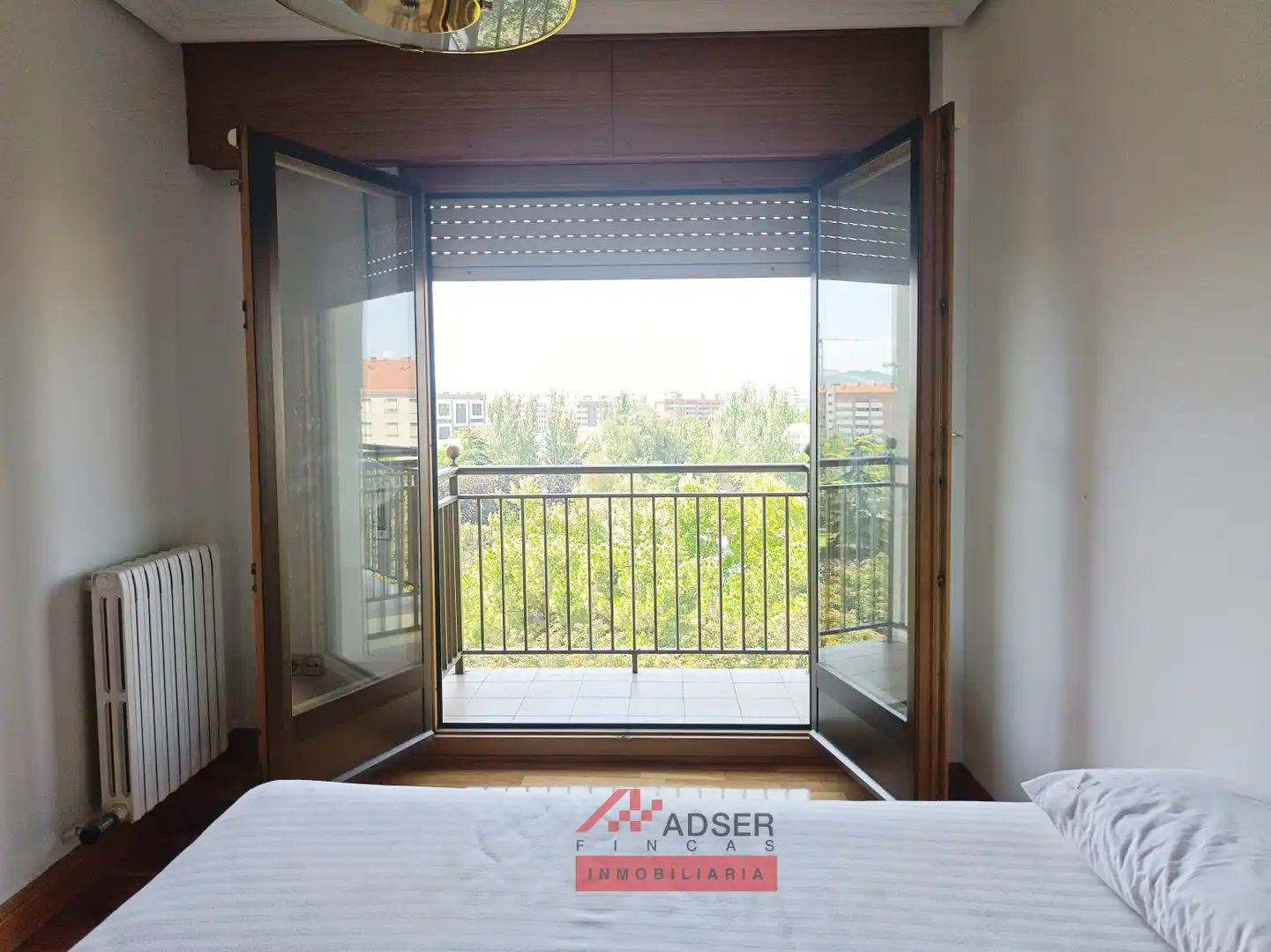 Habitación de Piso en venta en  Logroño con Calefacción, Parquet y Terraza