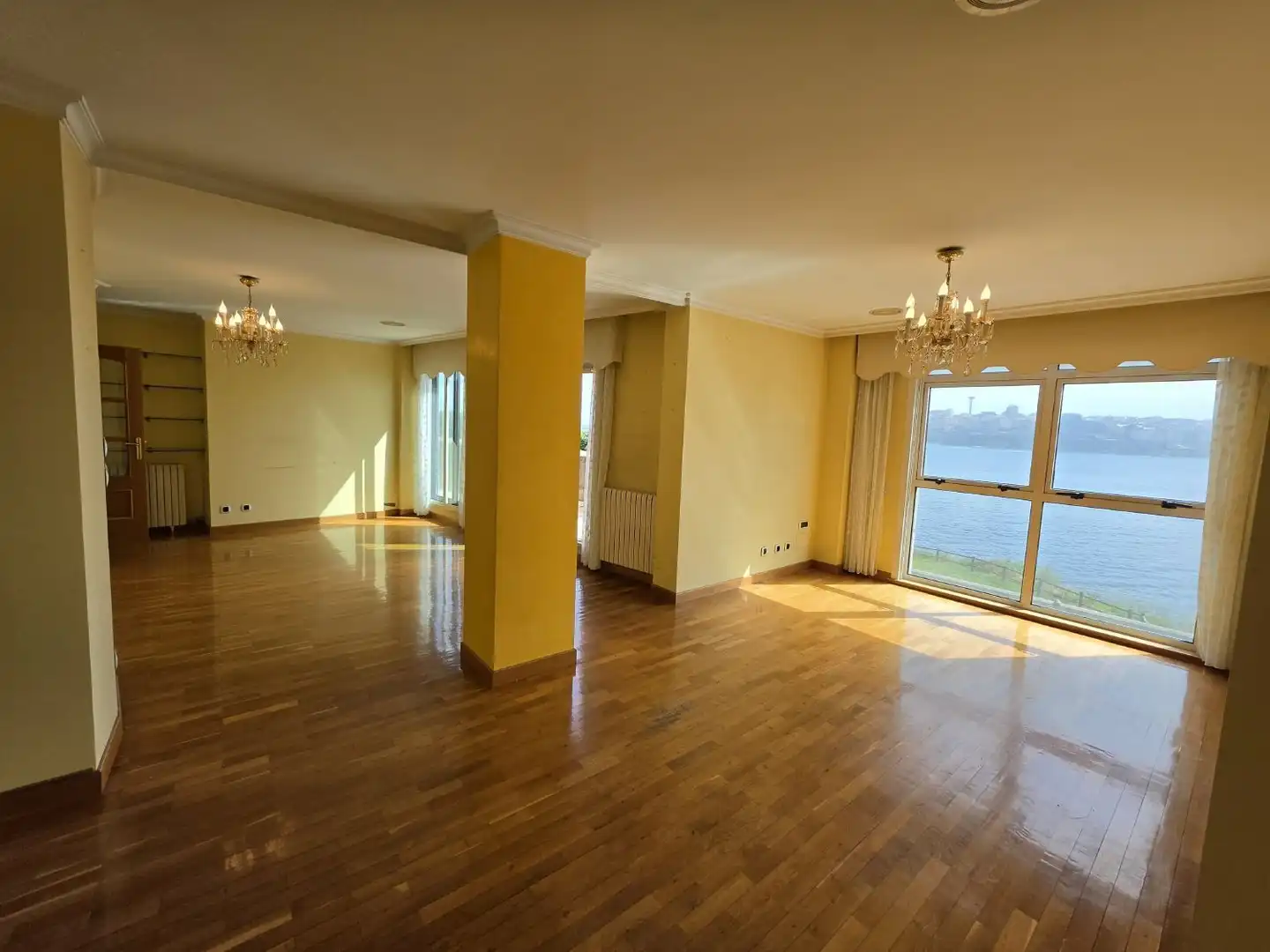 Sala de estar de Piso en venta en A Coruña Capital  con Calefacción, Terraza y Trastero