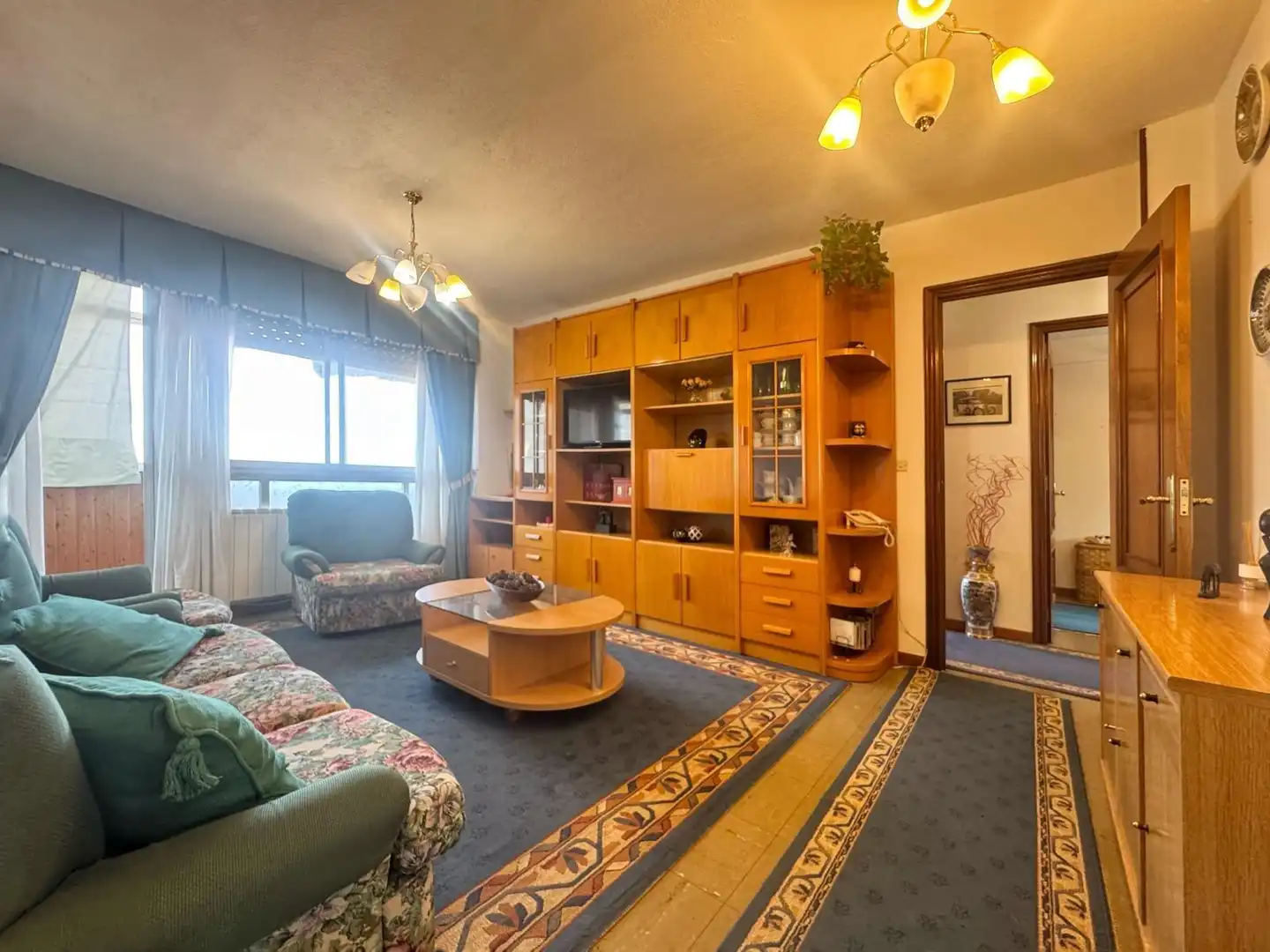 Sala de estar de Piso en venta en Vigo  con Calefacción, Terraza y Amueblado