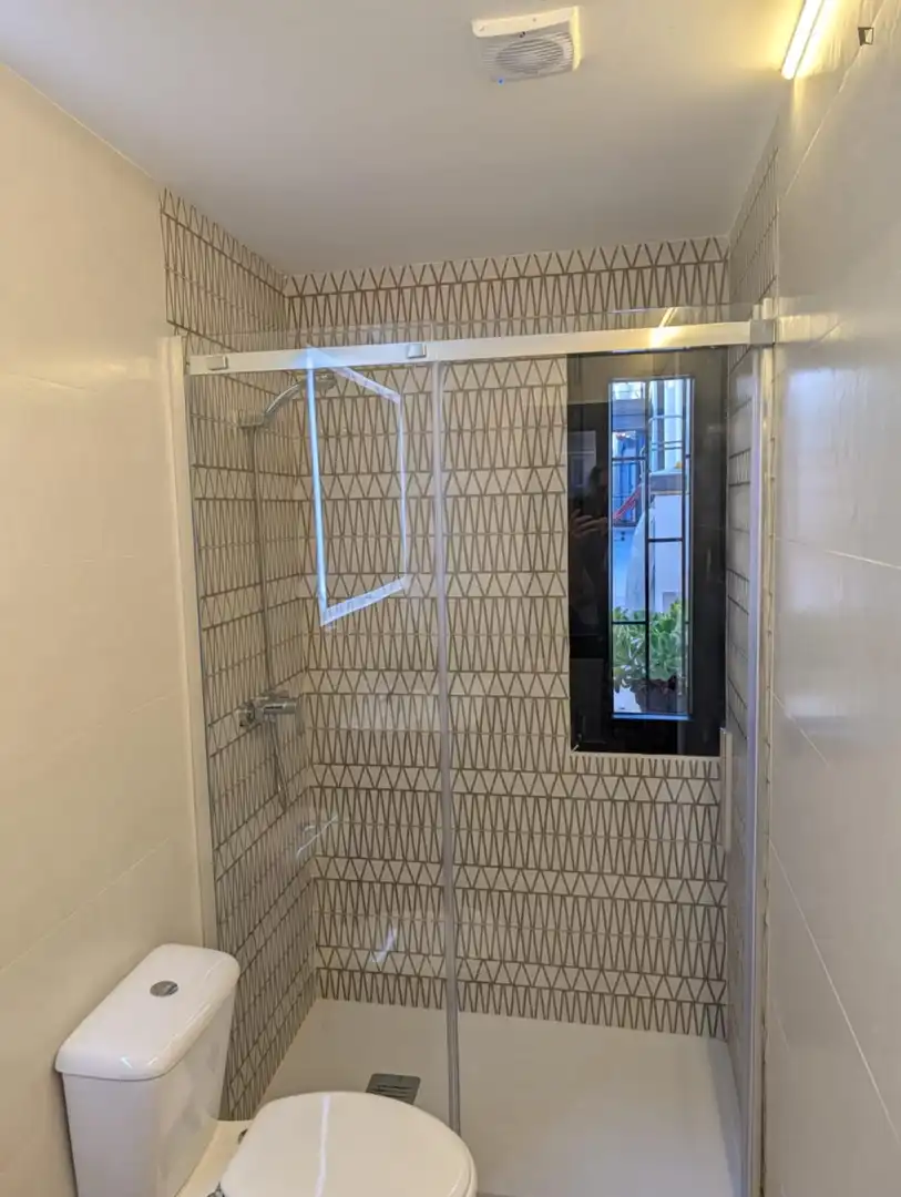 Bathroom of Houses for rent in Madrid  with Air Conditioner, Furnished and Washing machine