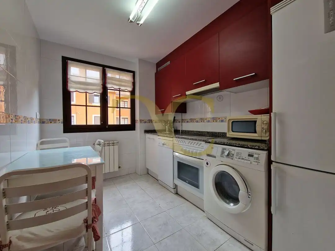 Cocina de Piso en venta en Llanes con Calefacción, Terraza y Amueblado