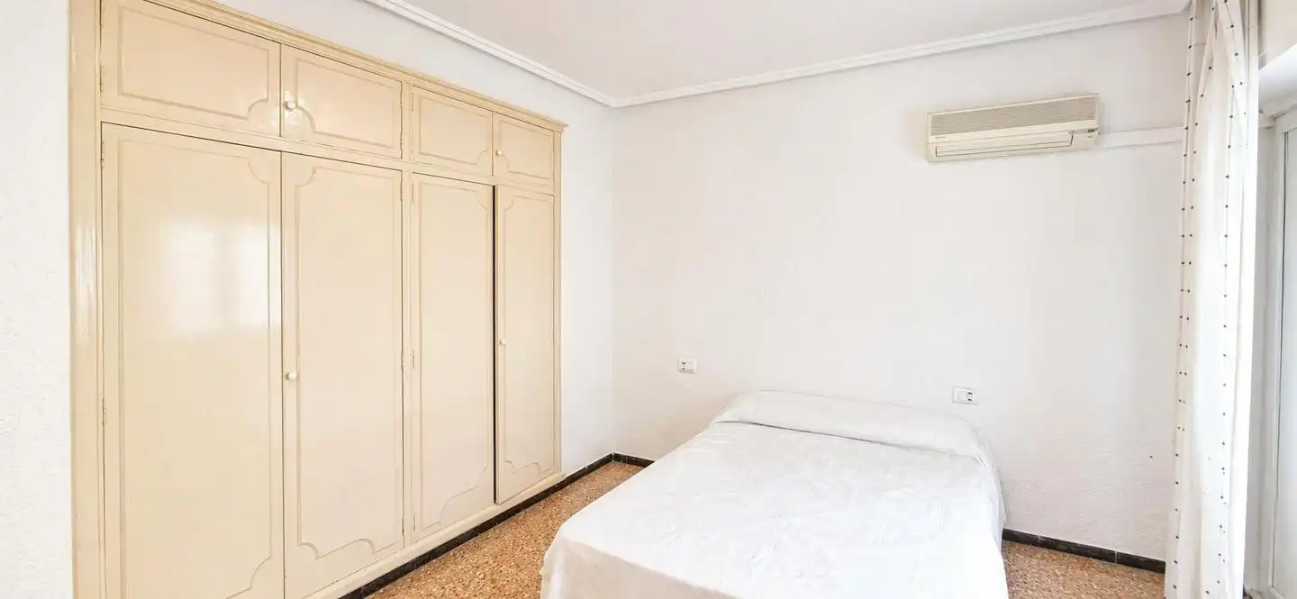 Schlafzimmer von Wohnung zum Verkauf in Elche / Elx mit Abstellraum und Möbliert