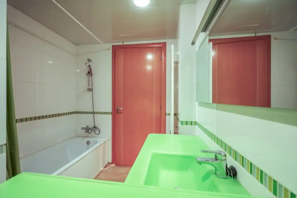 Bathroom of Houses for sale in Sabadell  with Air Conditioner, Heating and Terrace