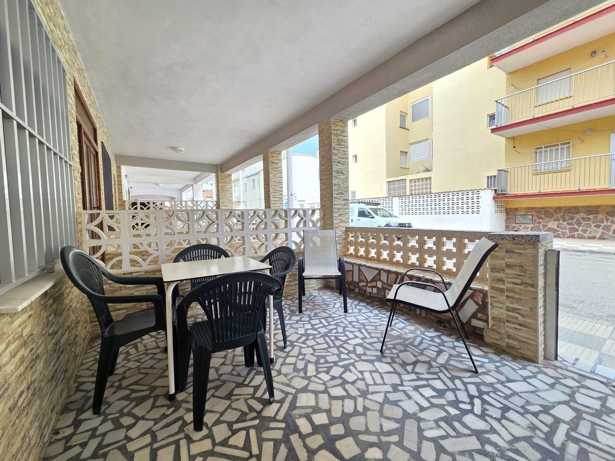 Vista exterior de Apartamento en venta en Bellreguard con Terraza, Amueblado y Balcón