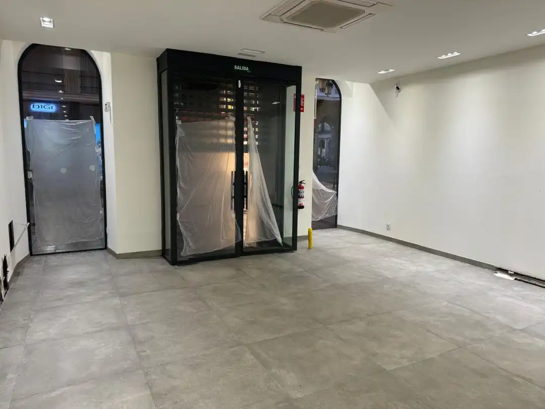 Local comercial de lloguer a Calle Postas, imagen 3