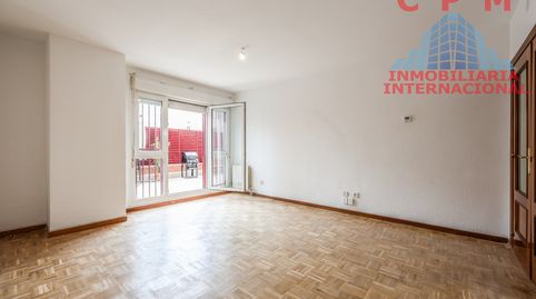 Foto 4 de Piso de alquiler en Salvador, Madrid Capital