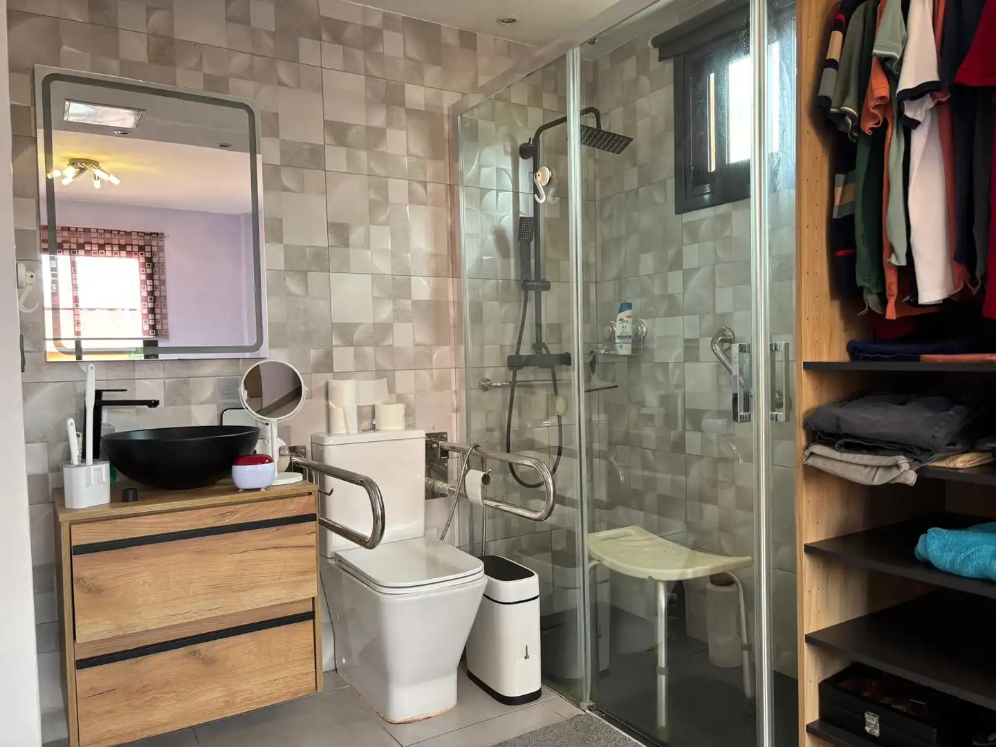 Baño de Piso en venta en Telde con Trastero, Amueblado y Lavadora