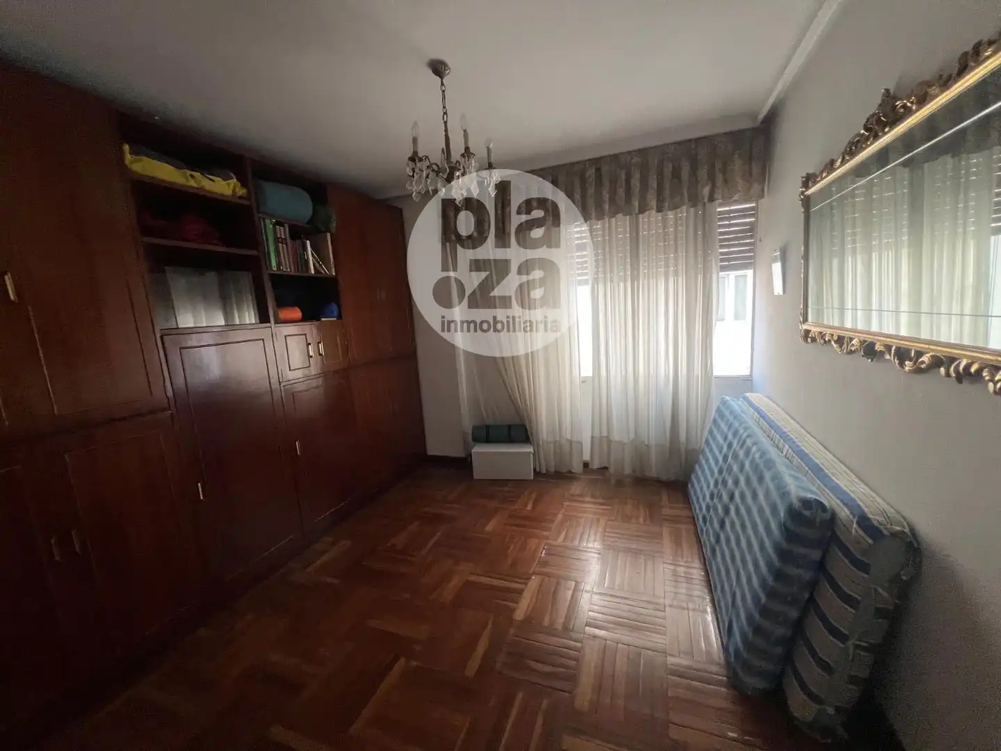 Habitación de Piso en venta en Burgos con Terraza y Trastero