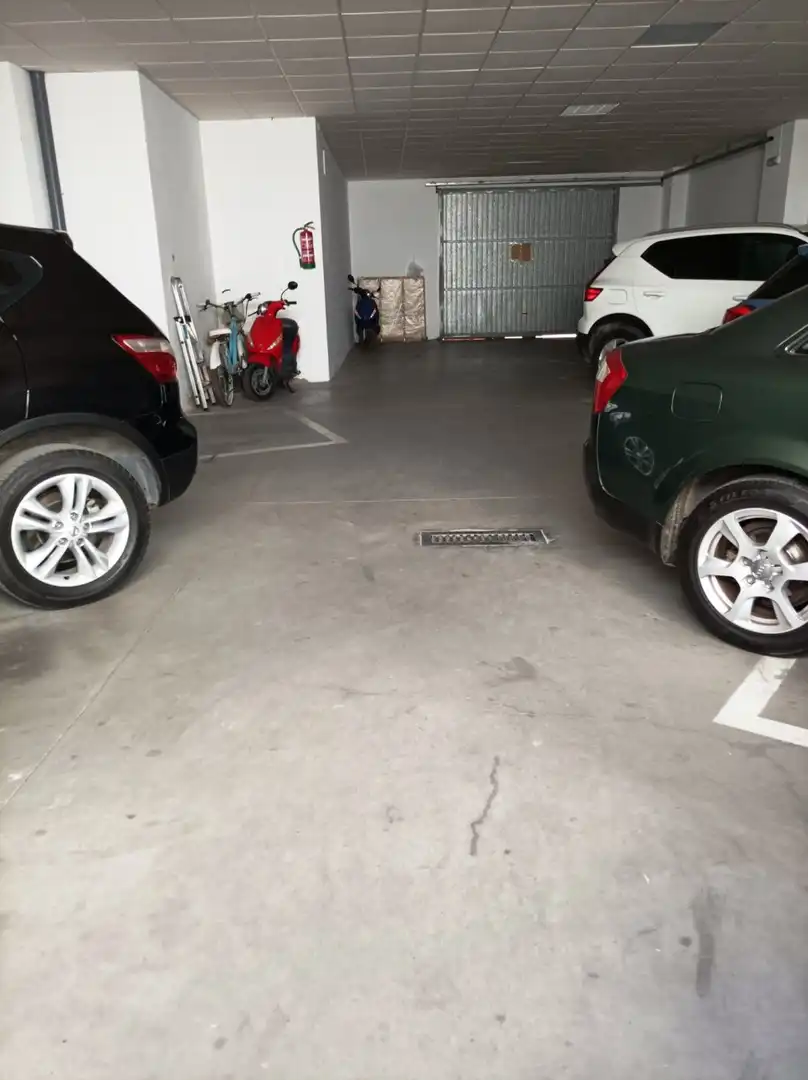 Aparcament de Casa o xalet en venda en Utrera amb Aire condicionat, Calefacció i Terrassa