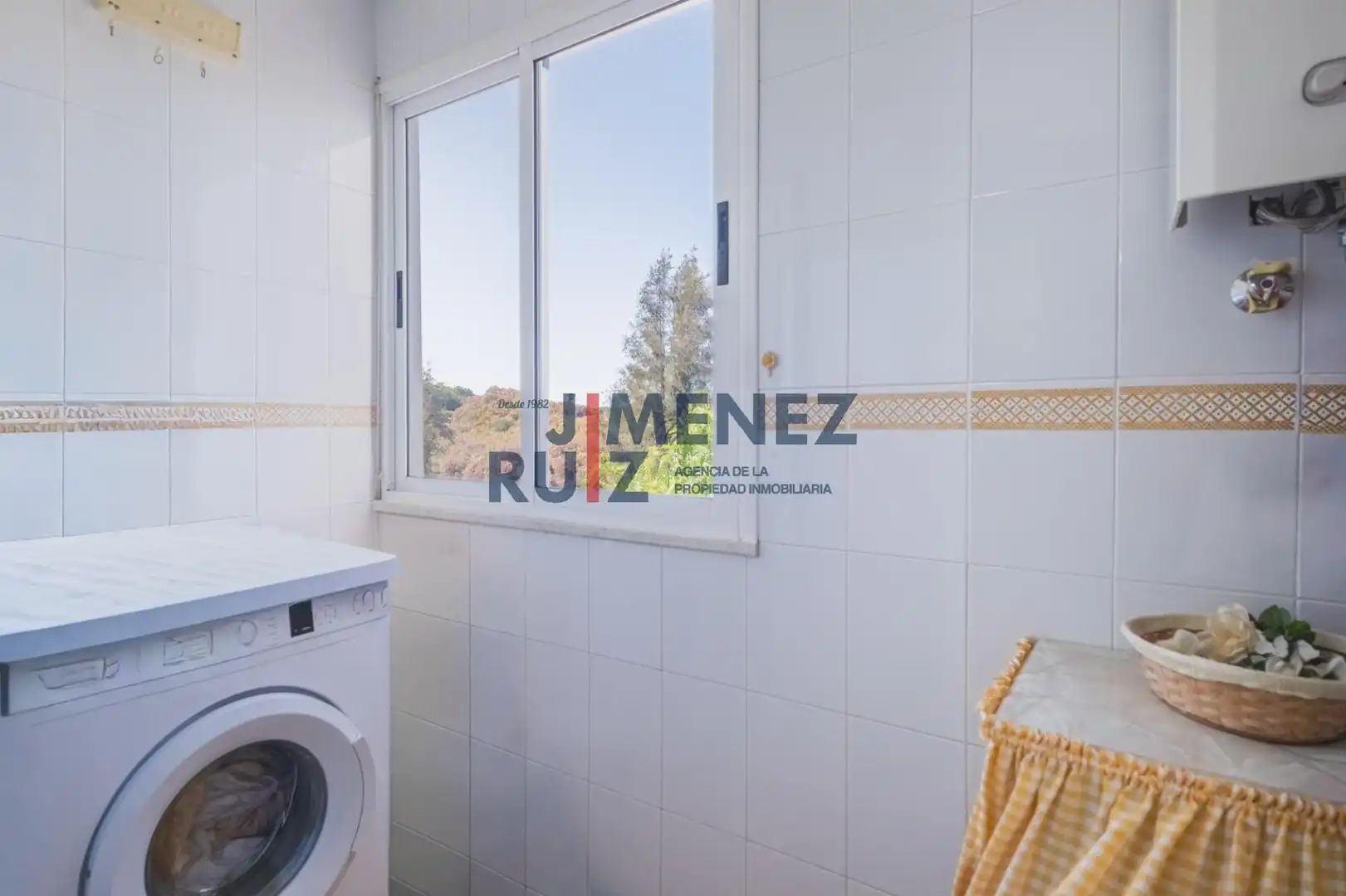 Baño de Piso en venta en El Puerto de Santa María con Piscina comunitaria