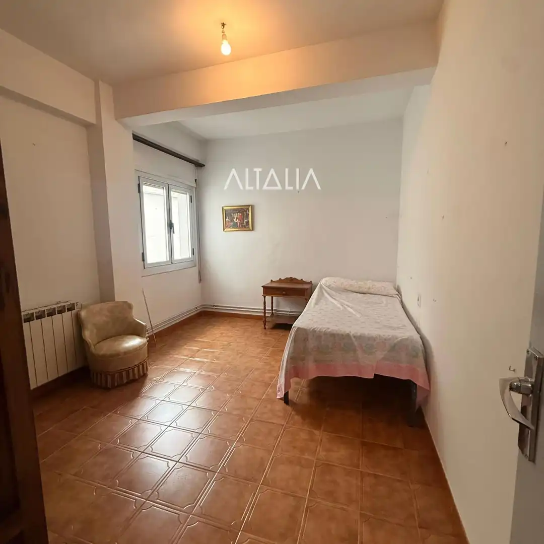 Bedroom of Flat for rent in Cuenca  with Heating and Storage room