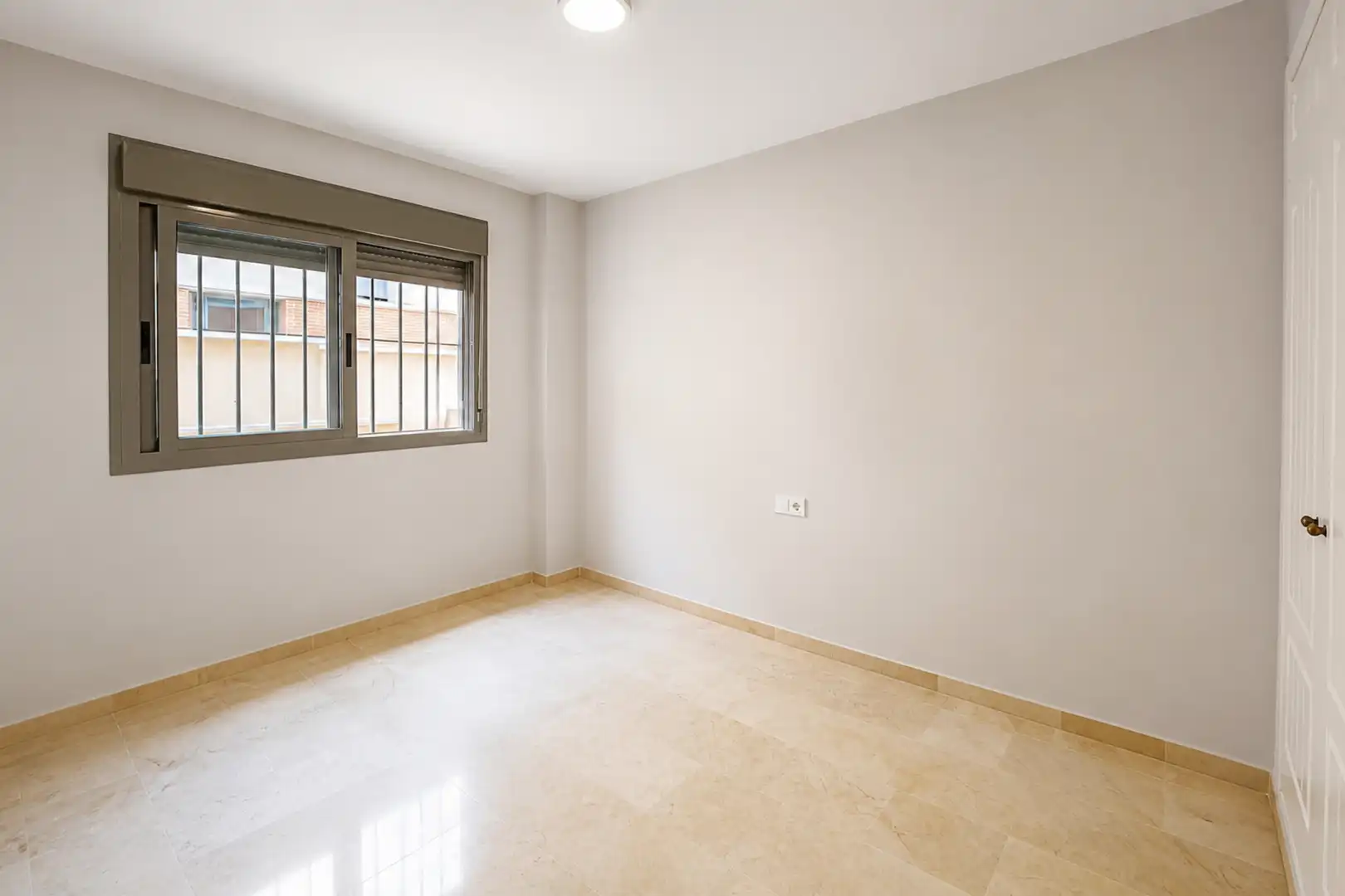 Bedroom of Apartments for sale in Marbella  with Air Conditioner, Terrace and Swimming Pool