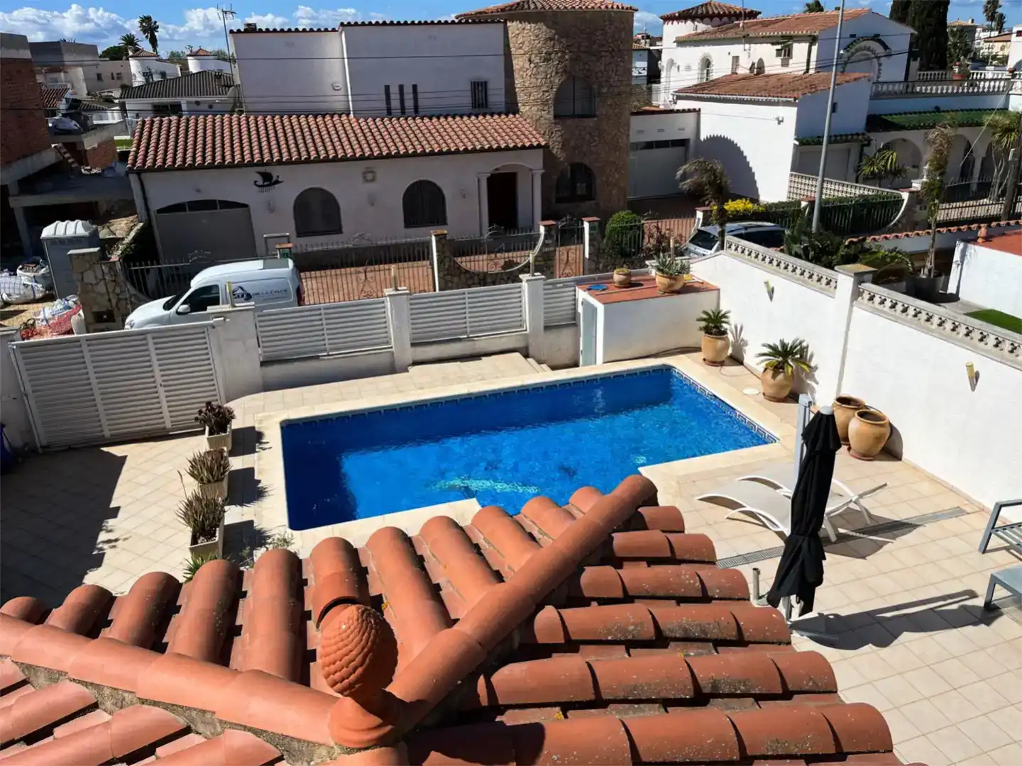 Swimming pool of Houses for sale in Carmençó