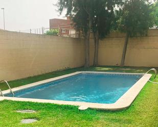 Swimming pool of Single-family semi-detached to rent in Castelldefels  with Air Conditioner, Heating and Terrace