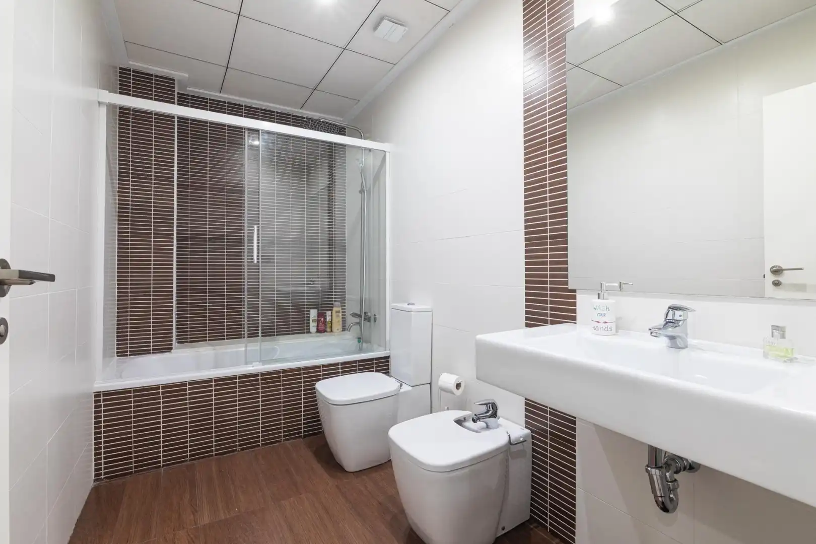 Bathroom of Flat for sale in Elche / Elx  with Air Conditioner and Furnished