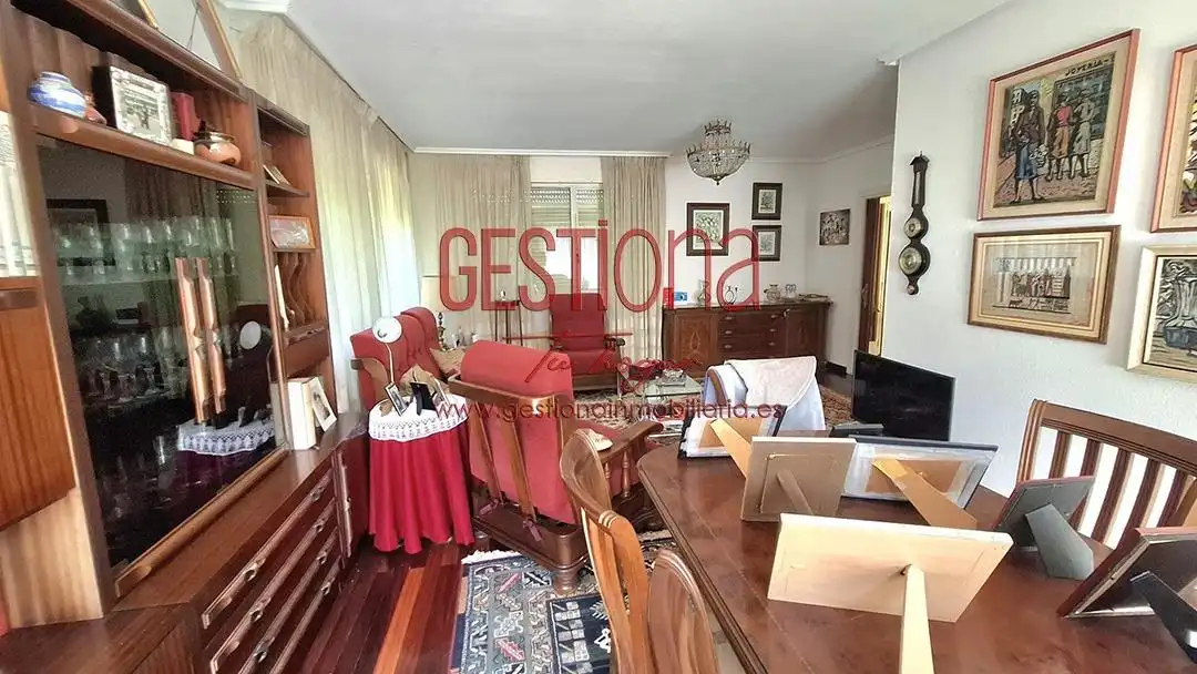 Sala de estar de Casa o chalet en venta en Medio Cudeyo con Jardín privado