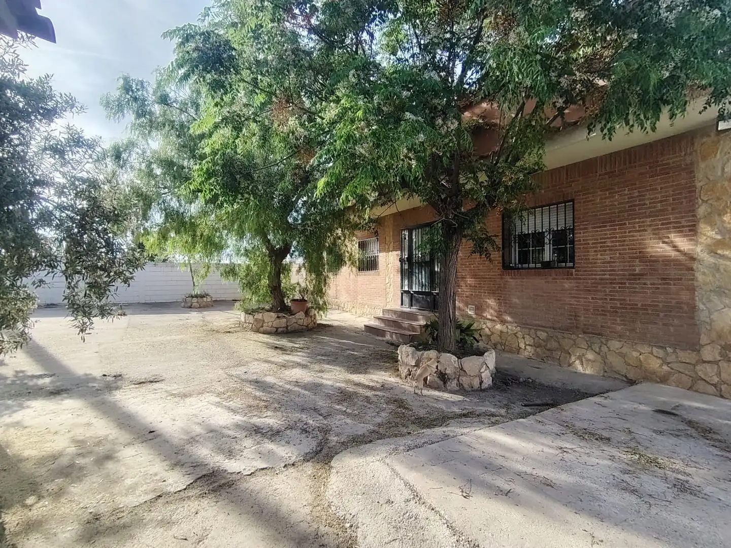Exterior view of Houses for sale in Zaragoza  with Heating, Storage room and Swimming Pool