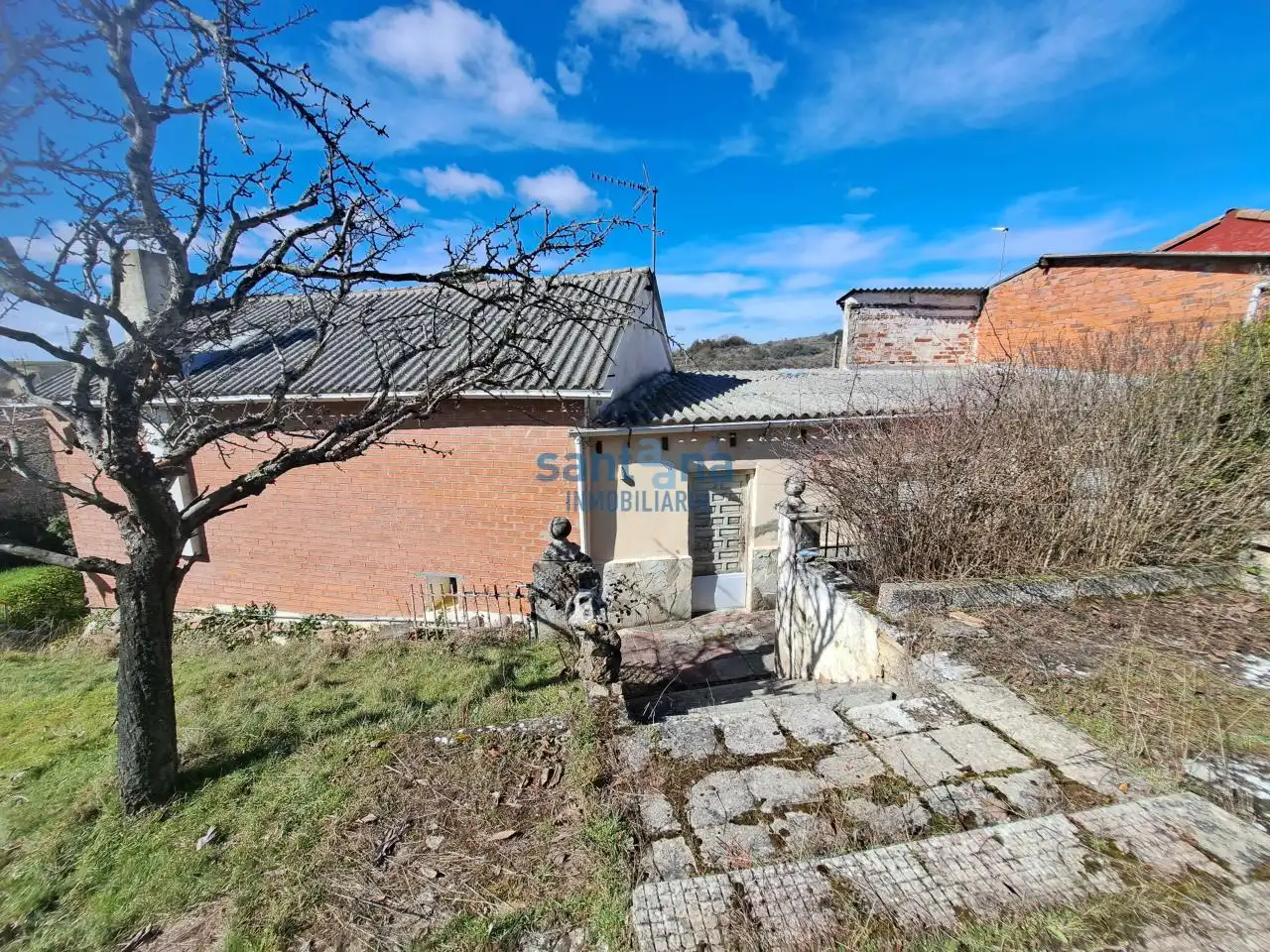Casa o xalet en venda en Gradefes amb Calefacció, Jardí privat i Traster