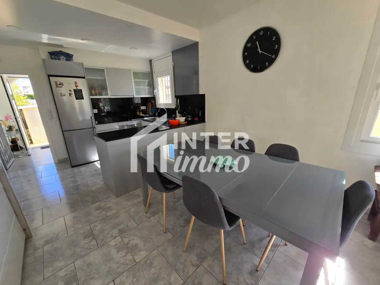 Casa con piscina en venta en Carrer Pení 120b, imagen 2