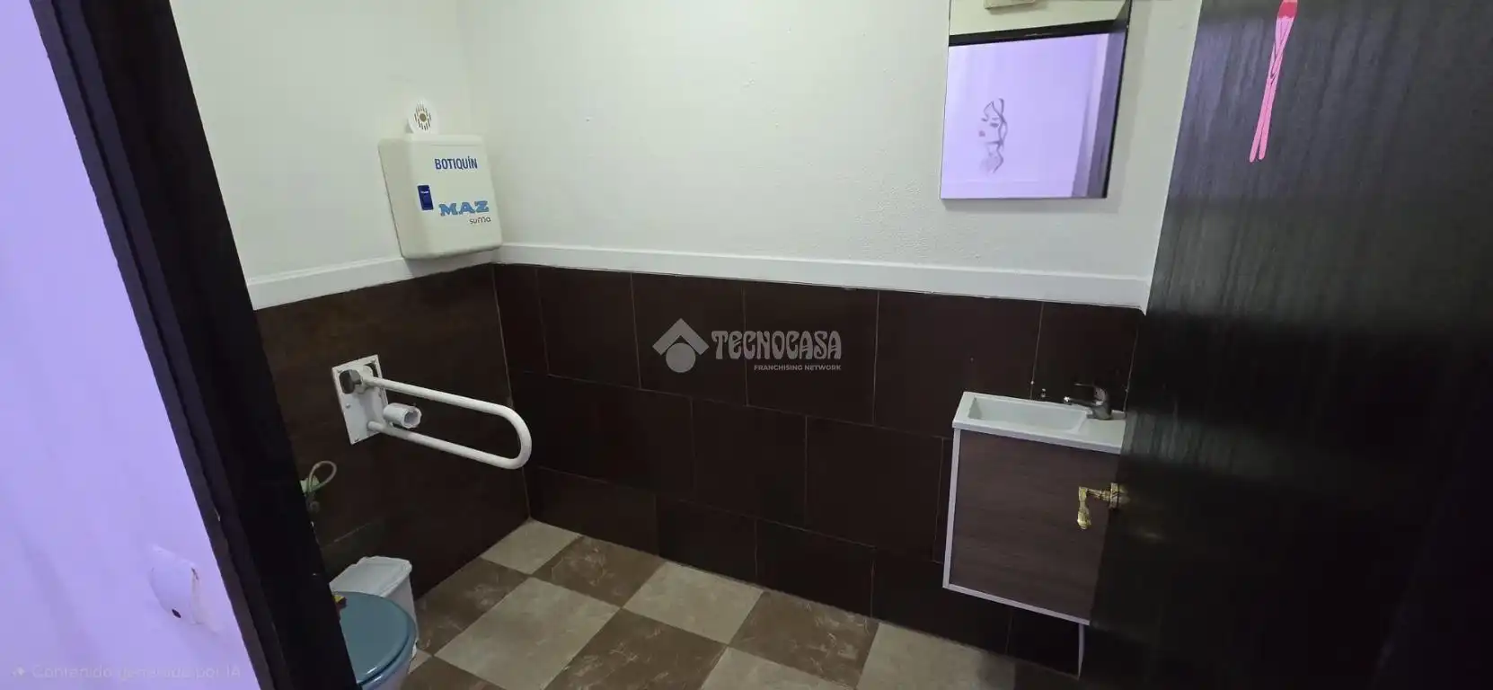 Baño de Local en venta en Sevilla con Aire acondicionado y Internet