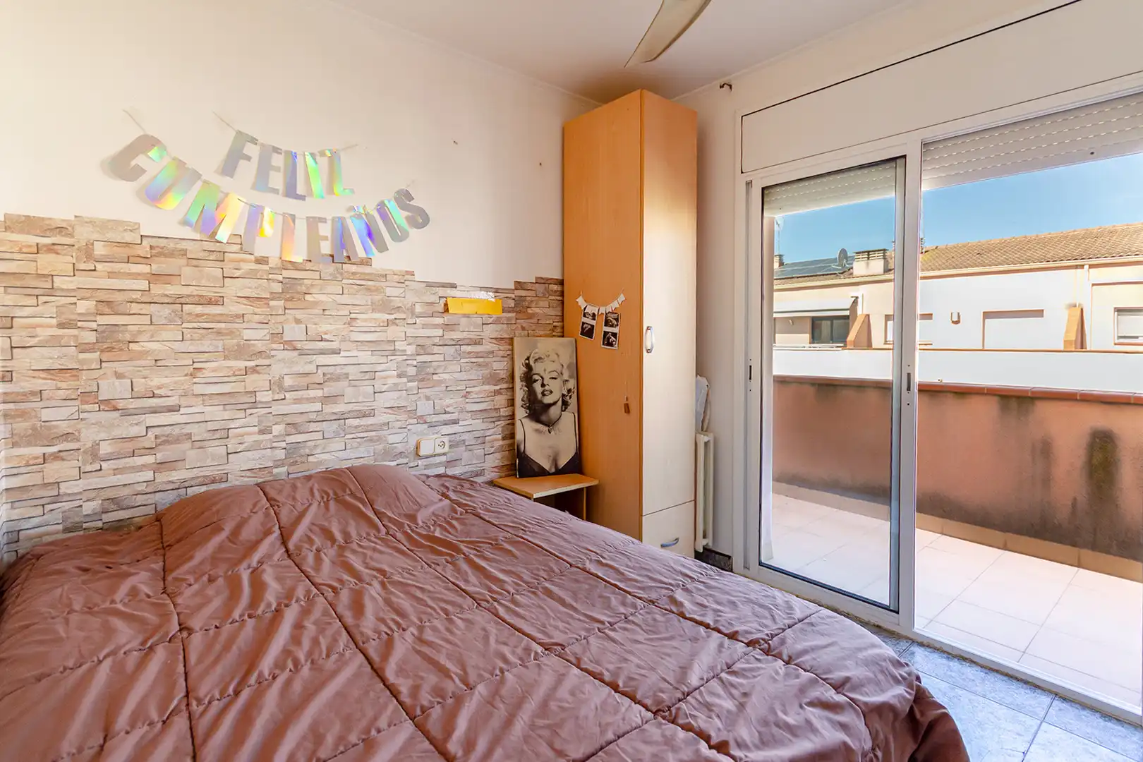 Habitación de Casa adosada en venta en Martorell con Calefacción, Jardín privado y Horno