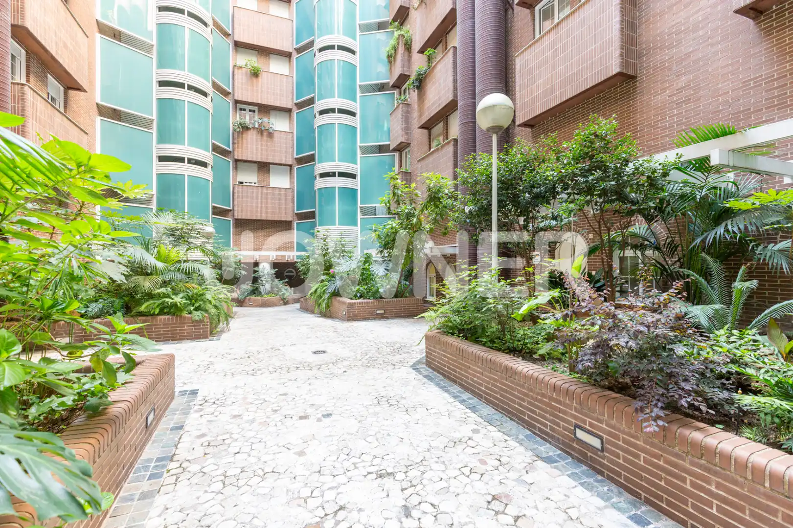 Exterior view of Flat for sale in Madrid  with Air Conditioner, Storage room and Oven