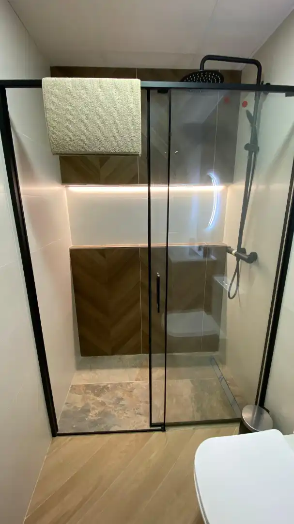 Bathroom of Study for rent in Málaga  with Furnished