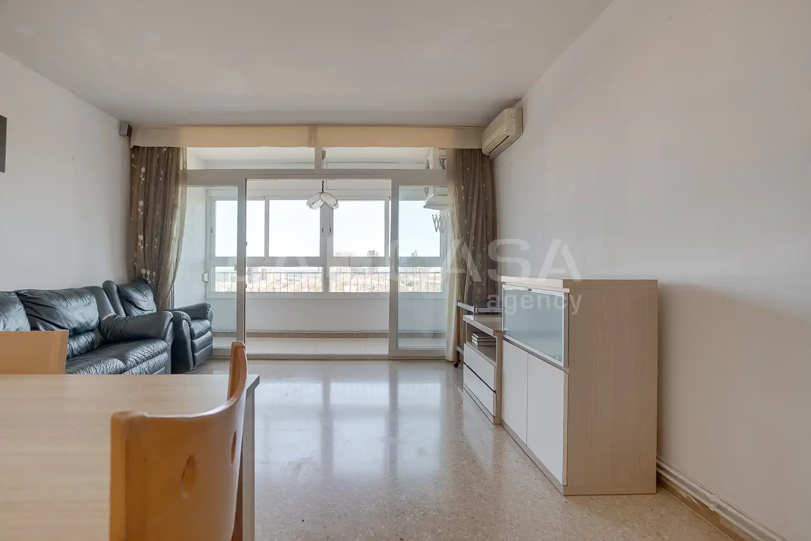 Sala de estar de Piso en venta en Barcelona con Calefacción y Balcón