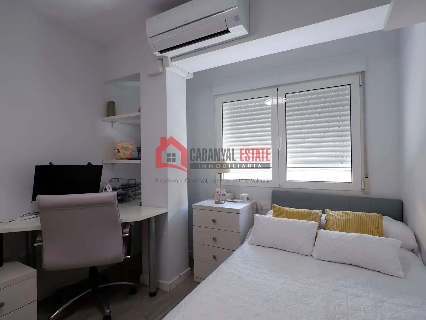 Habitación de Apartamento en venta en Valencia con Aire acondicionado y Balcón
