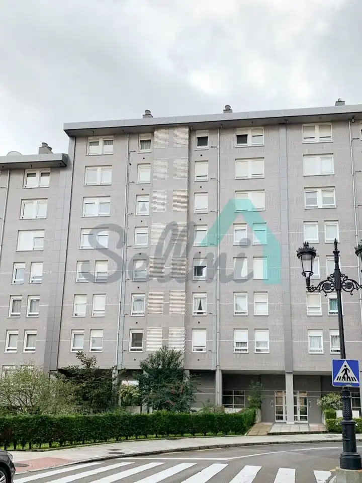 Exterior view of Flat for share in Oviedo   with Heating, Parquet flooring and Furnished