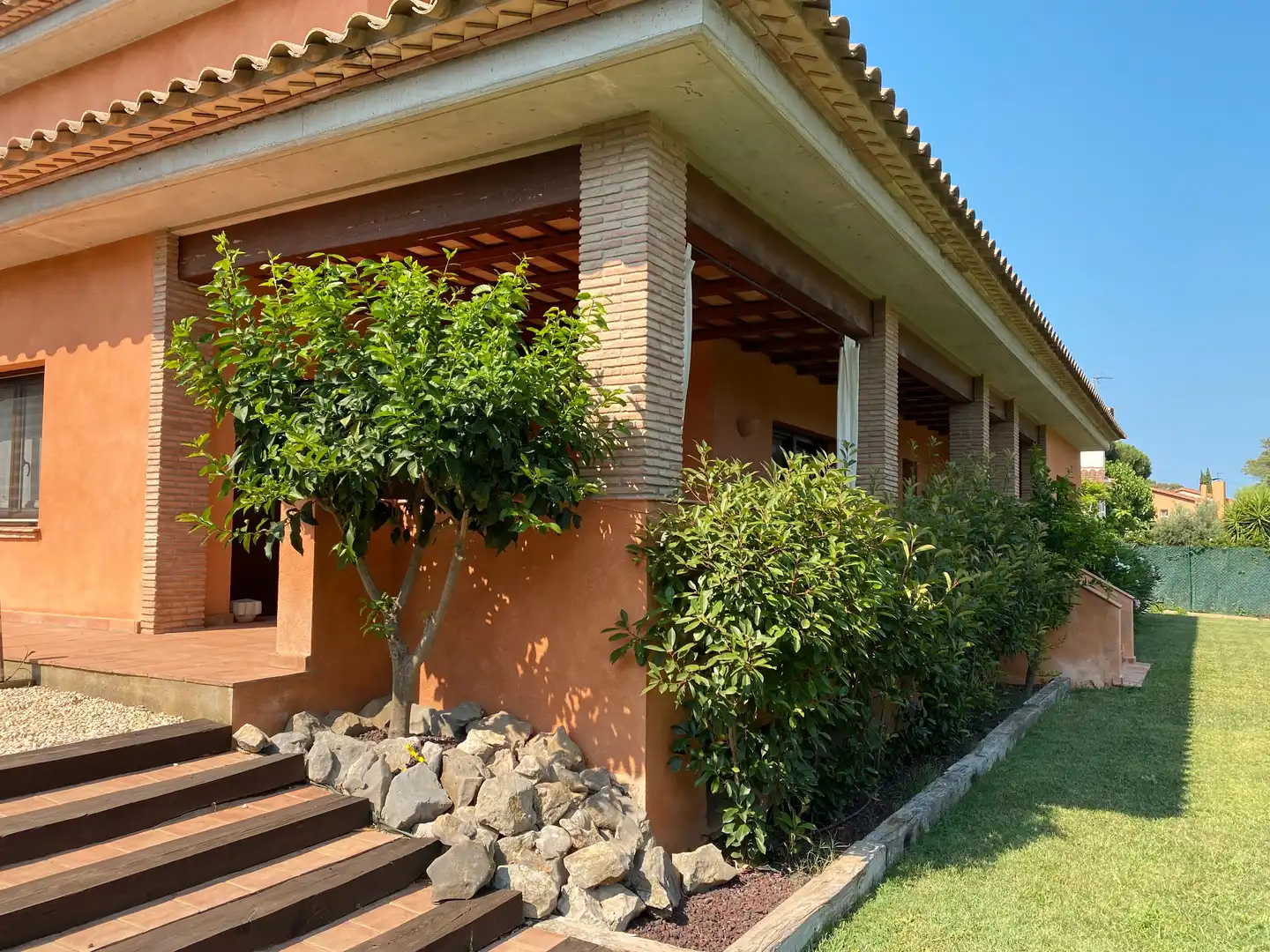 Vista exterior de Casa o chalet en venta en Mont-ras con Aire acondicionado, Calefacción y Jardín privado
