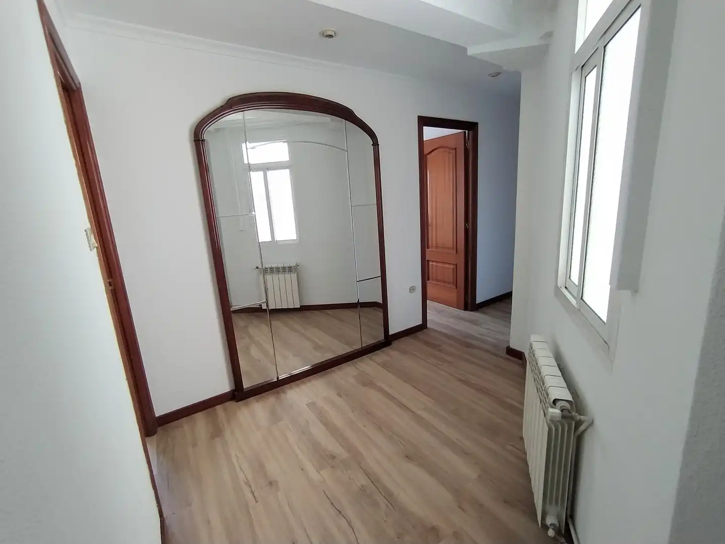 Schlafzimmer von Wohnung zum Verkauf in Vigo  mit Heizung, Parkett und Möbliert