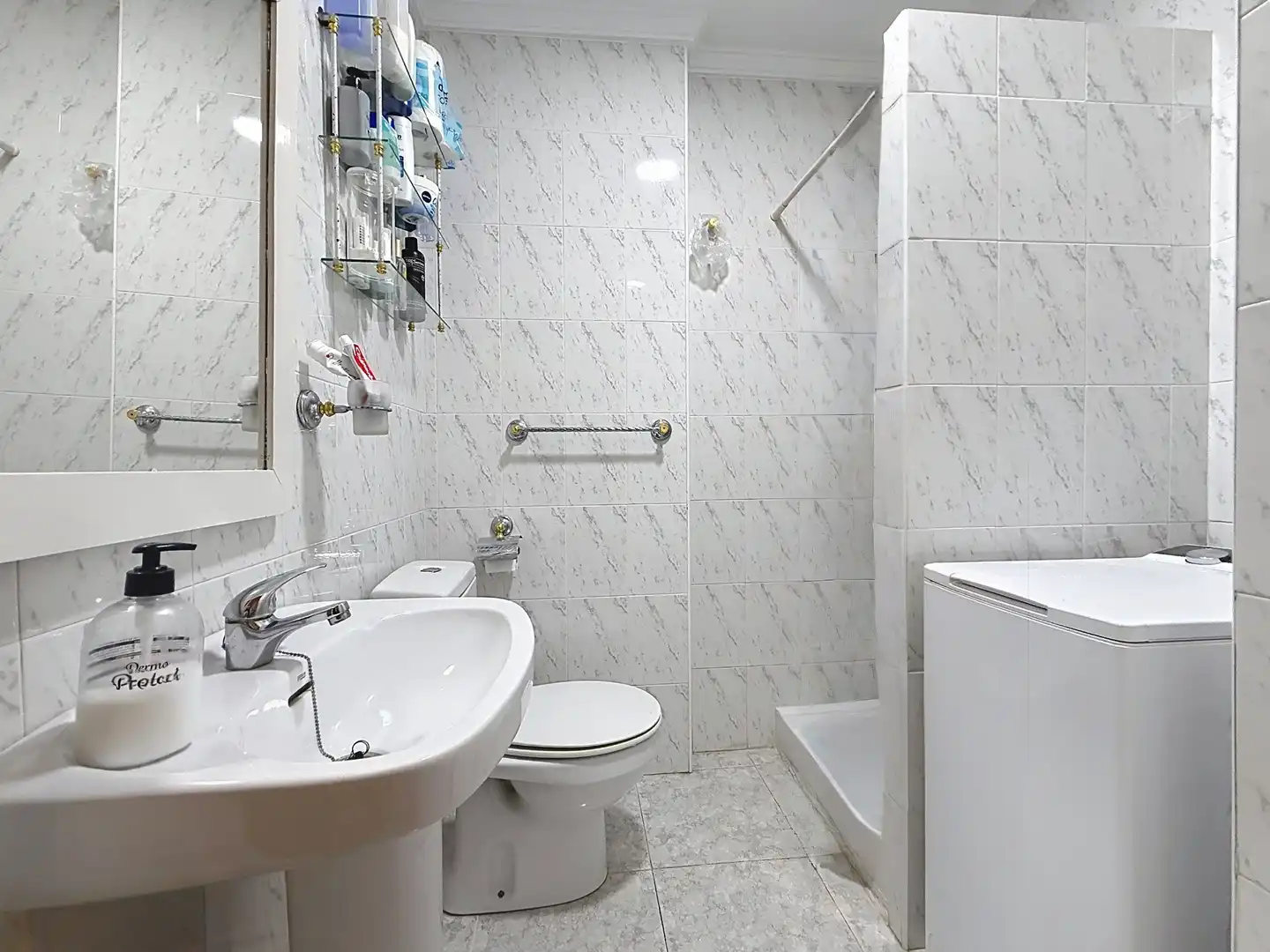 Baño de Apartamento en venta en Los Álamos