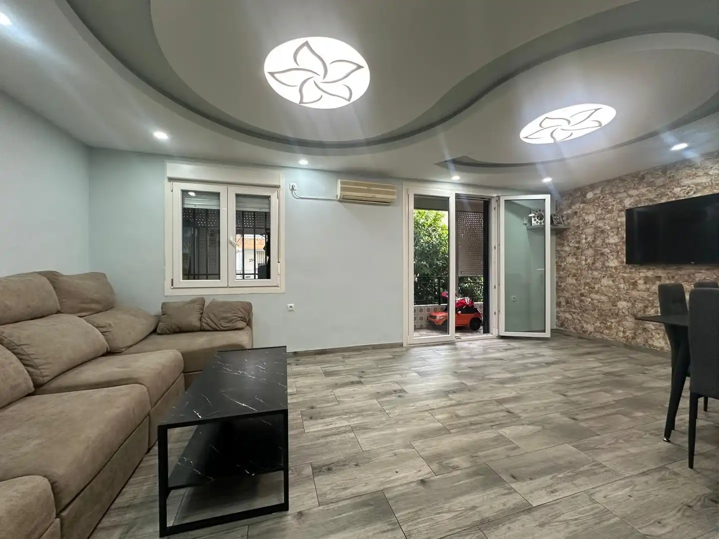 Flat for sale in Sevilla  with Air Conditioner and Furnished