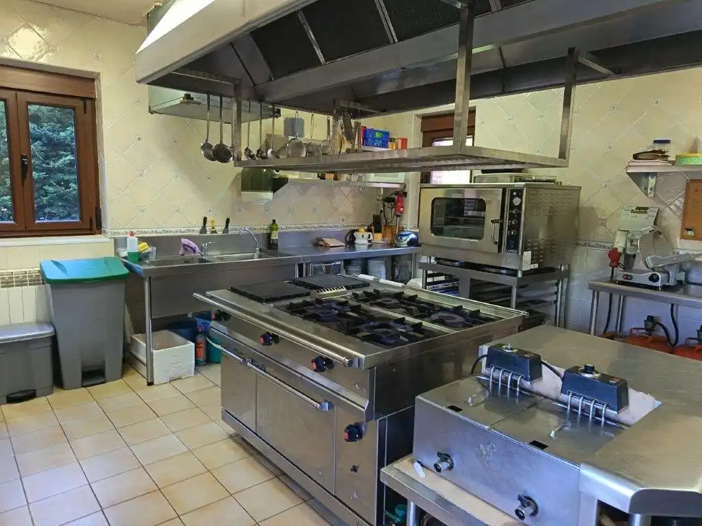 Kitchen of Buildings for sale in Navalonguilla