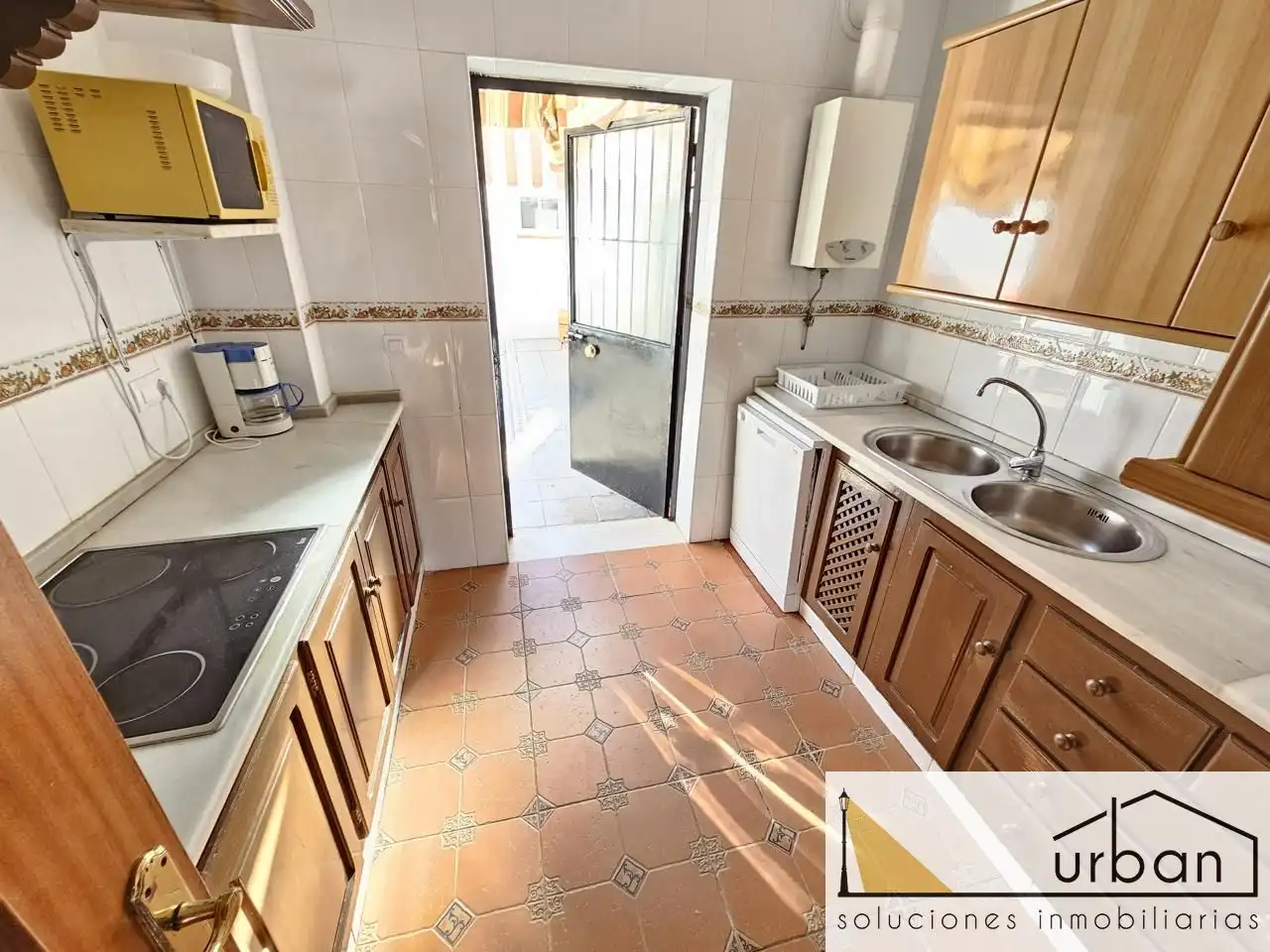Cuina de Casa o xalet en venda en Chipiona amb Terrassa