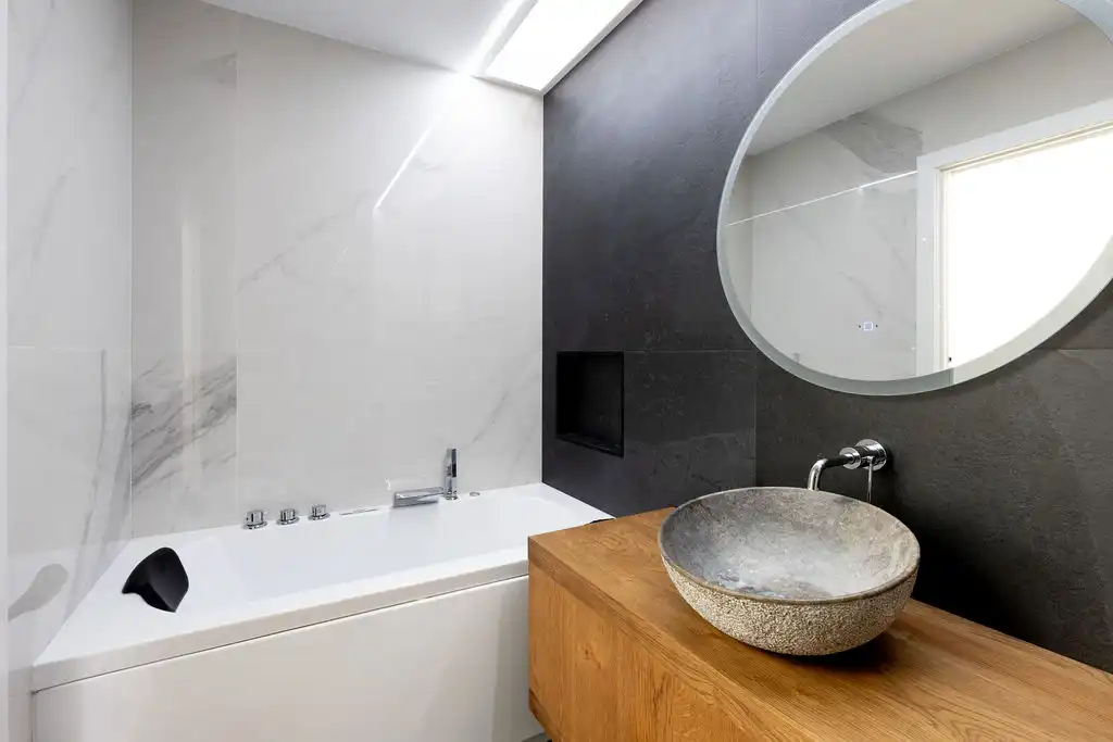 Badezimmer von Haus oder Chalet zum Verkauf in Badalona mit Klimaanlage, Heizung und Parkett