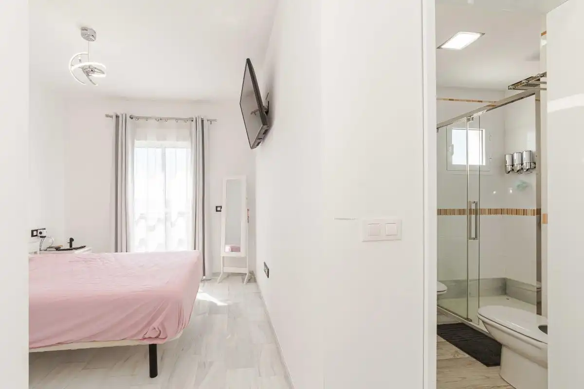 Habitación de Casa o chalet en venta en Huévar del Aljarafe con Aire acondicionado, Calefacción y Jardín privado
