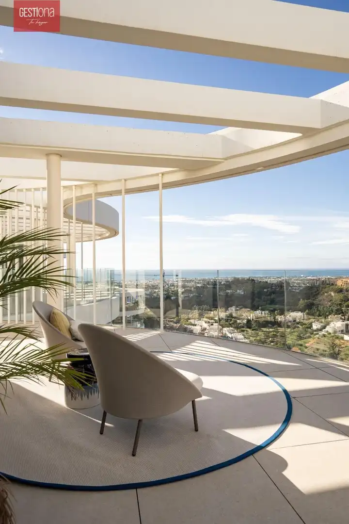 Terrasse von Dachboden zum Verkauf in Benahavís mit Klimaanlage, Heizung und Privatgarten