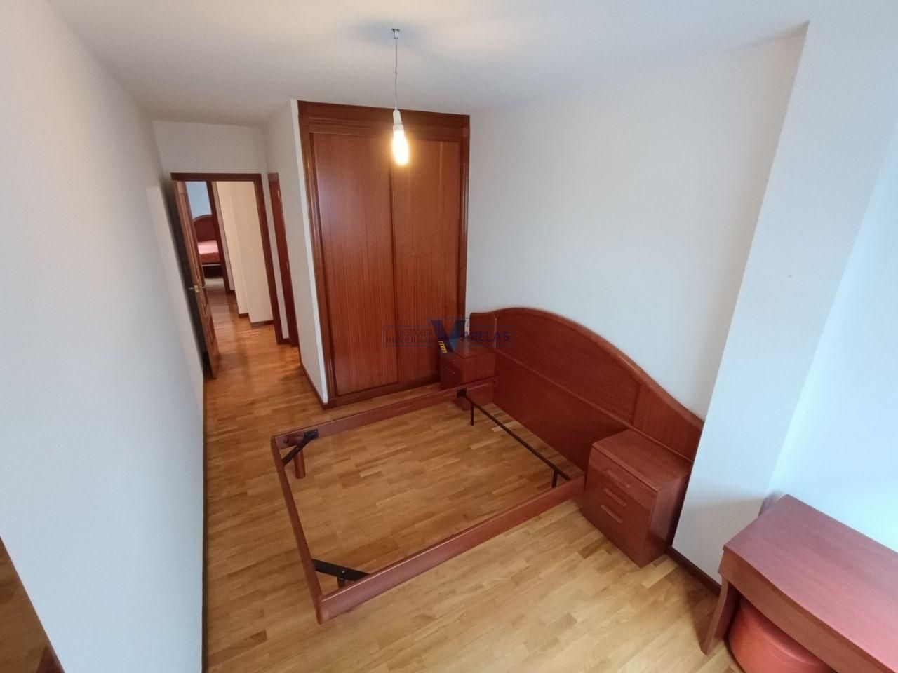 Dormitori de Pis en venda en Ourense Capital  amb Calefacció, Parquet i Traster